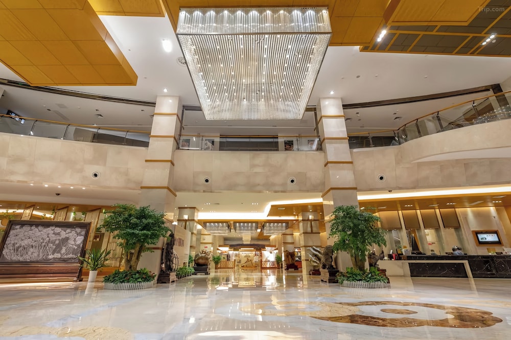 King Maker Grand Hotel 5/49