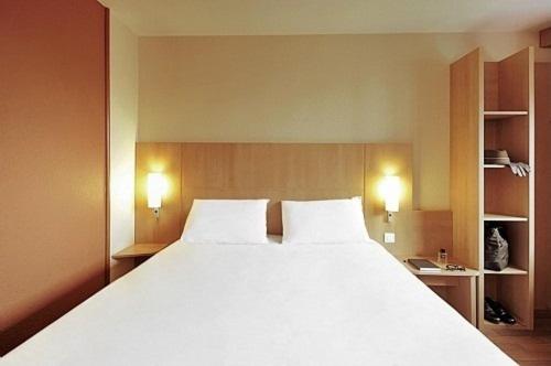 Room, 1 Double and 1 Single Bed, with Extra Bed