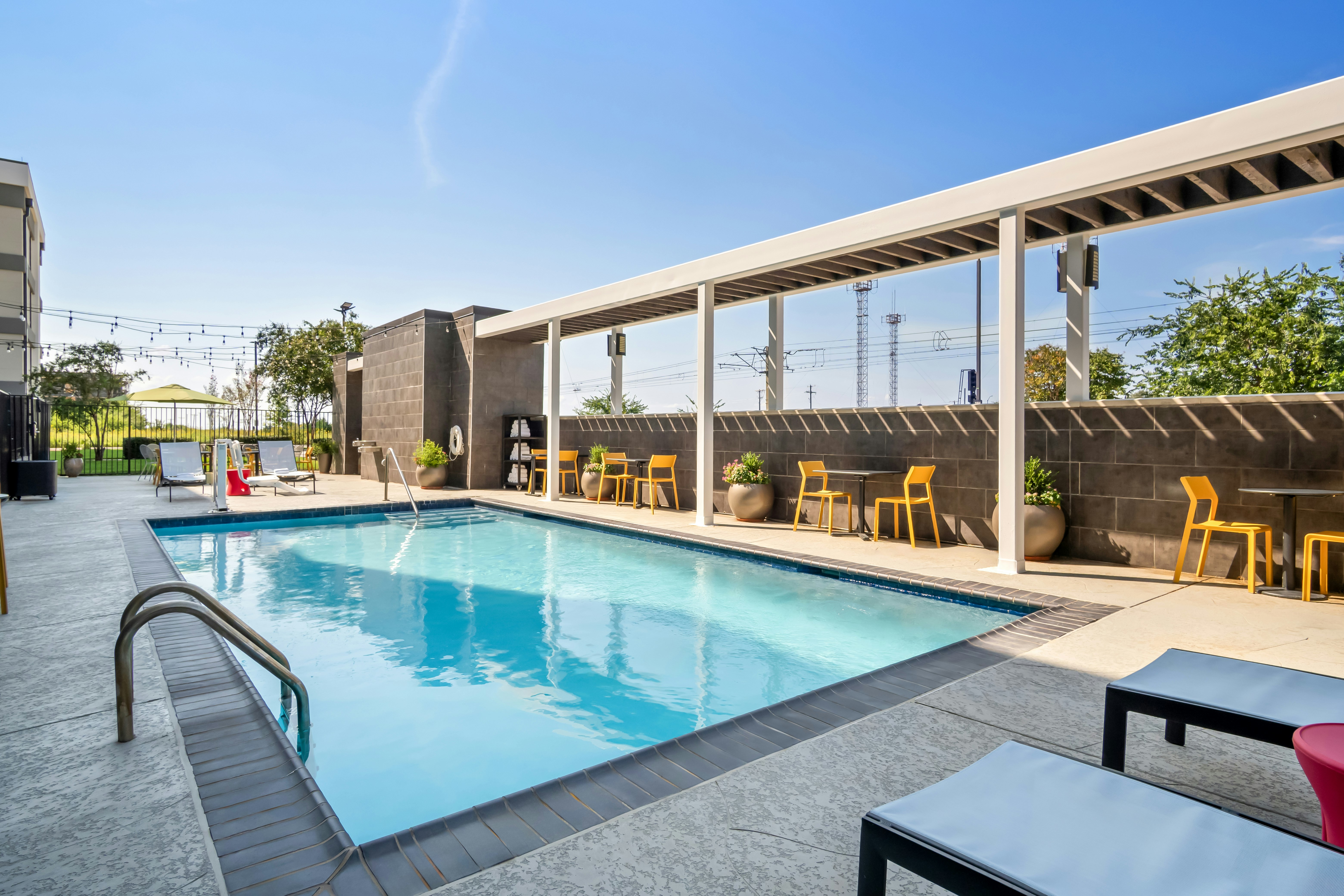 Home2 Suites By Hilton Irving / Dfw Airport North 63/63