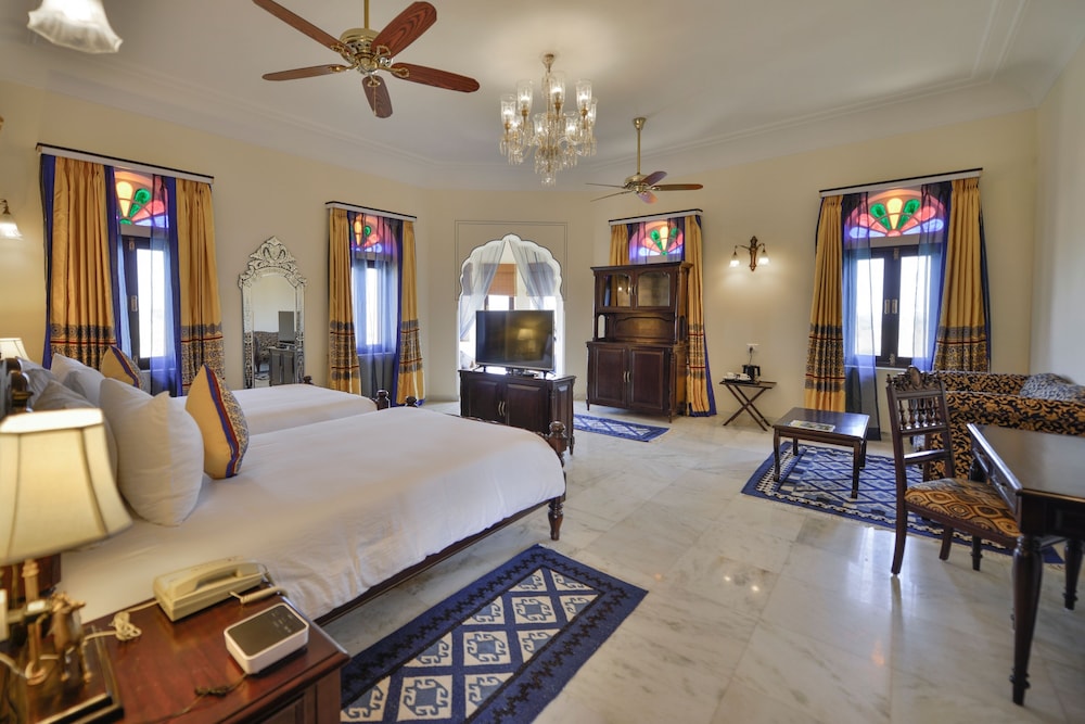 HOTEL JAISALKOT 8/28