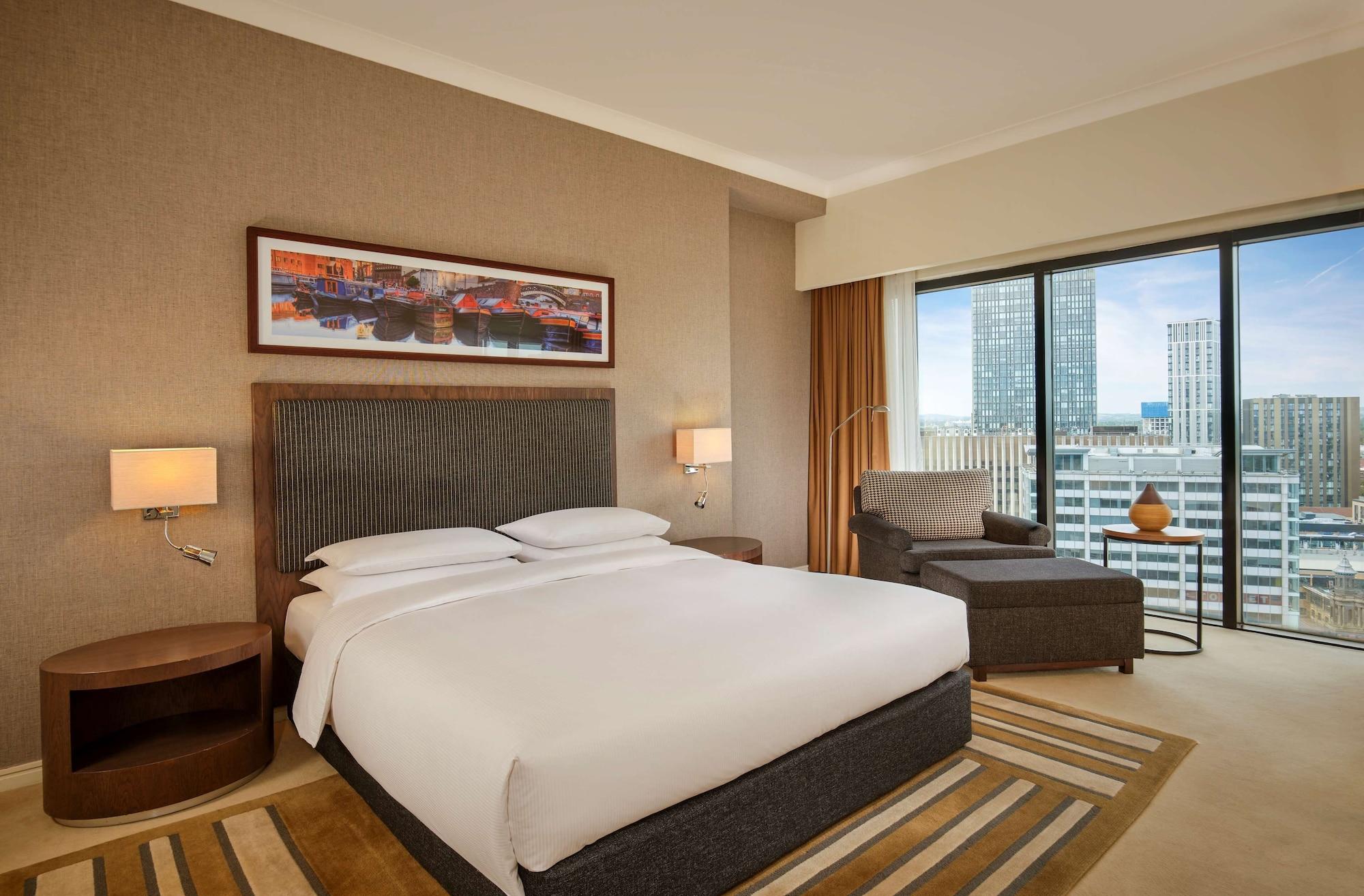 Executive, Suite, Club Lounge Access