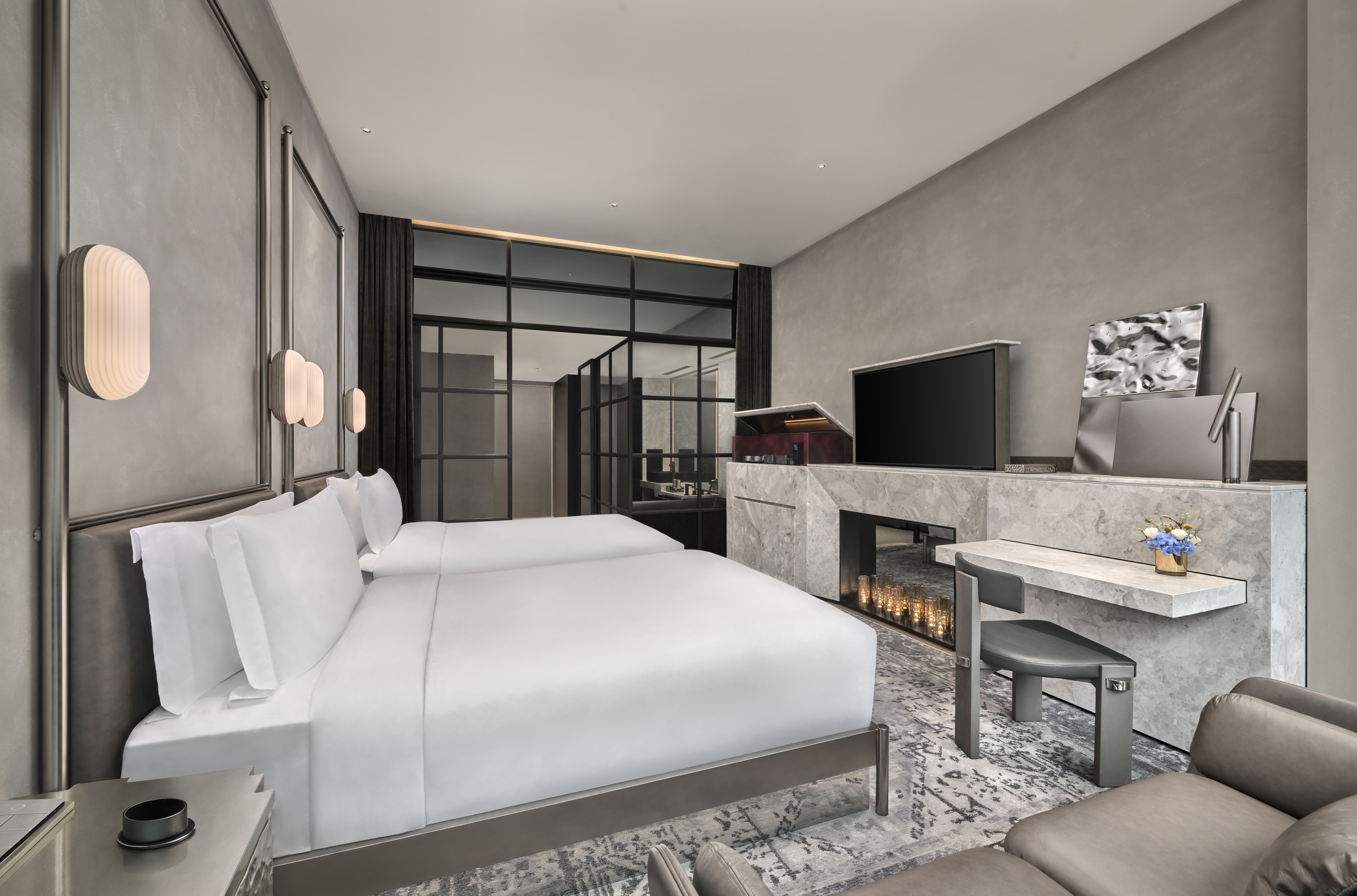 Essential, Twin Beds, River View