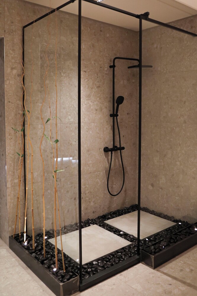 Azur Premium Resort 56/75
