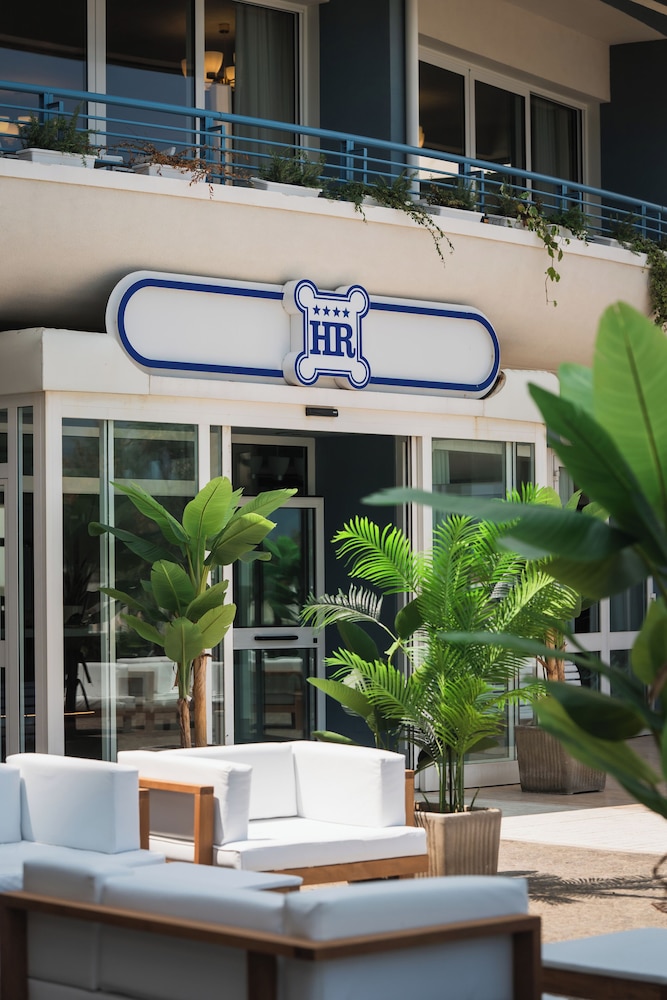 HOTEL RITZ 4/59