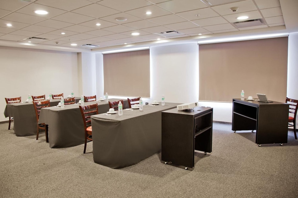 City Express Suites by Marriott San Luis Potosi 46/59