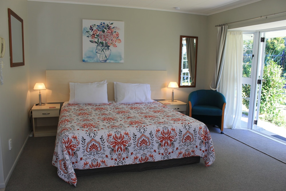 Ash Grove Boutique Motel 35/70