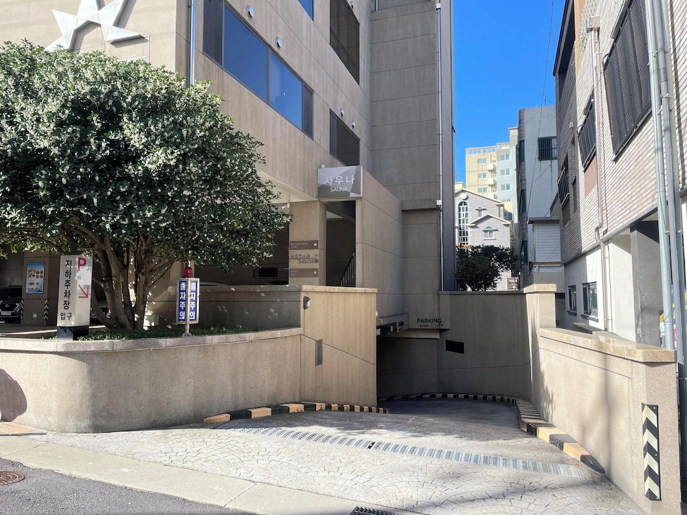 Astar Hotel 64/69