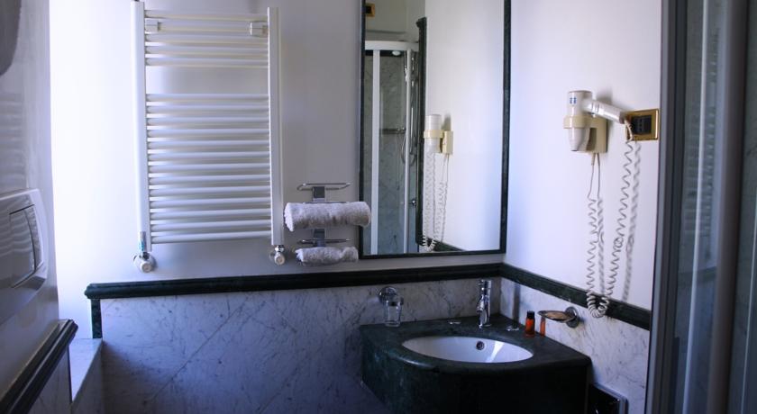 RELAIS PATRIZI HOTEL 47/50