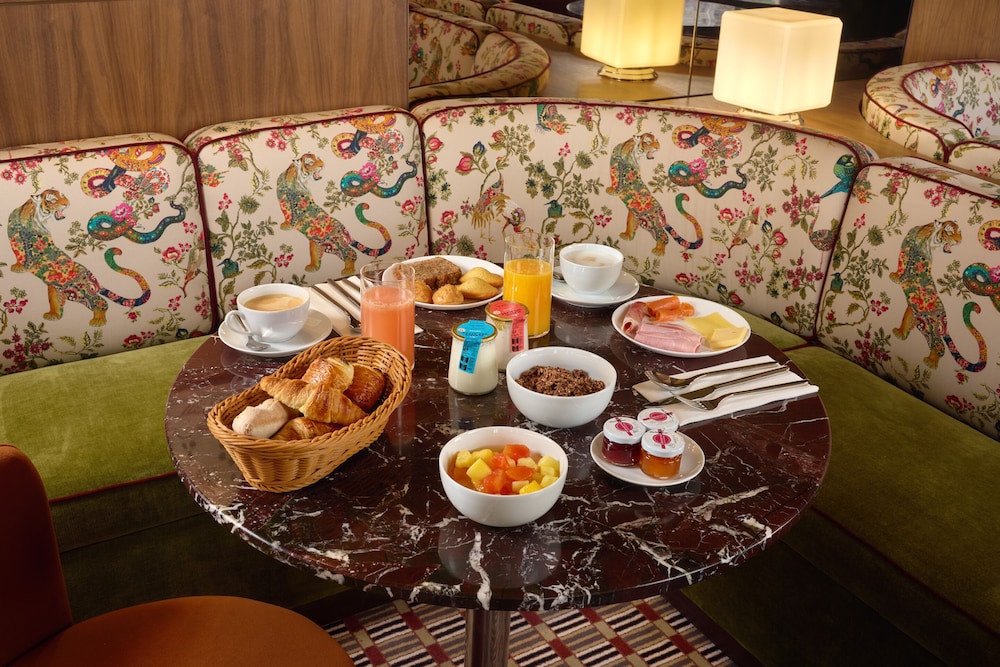 HOTEL D'ARGENSON 61/75