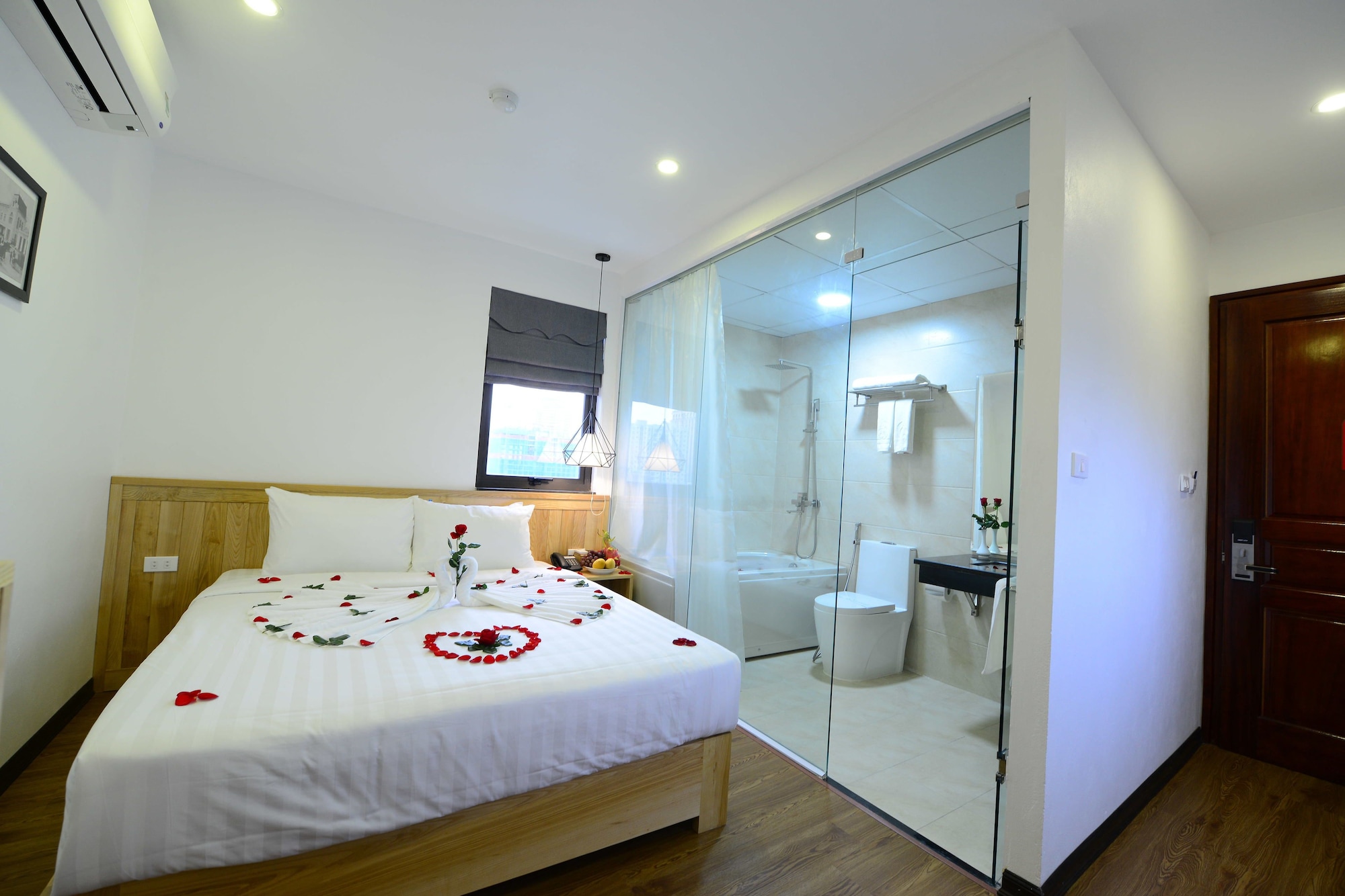 DELUXE, DOUBLE BED, CITY VIEW