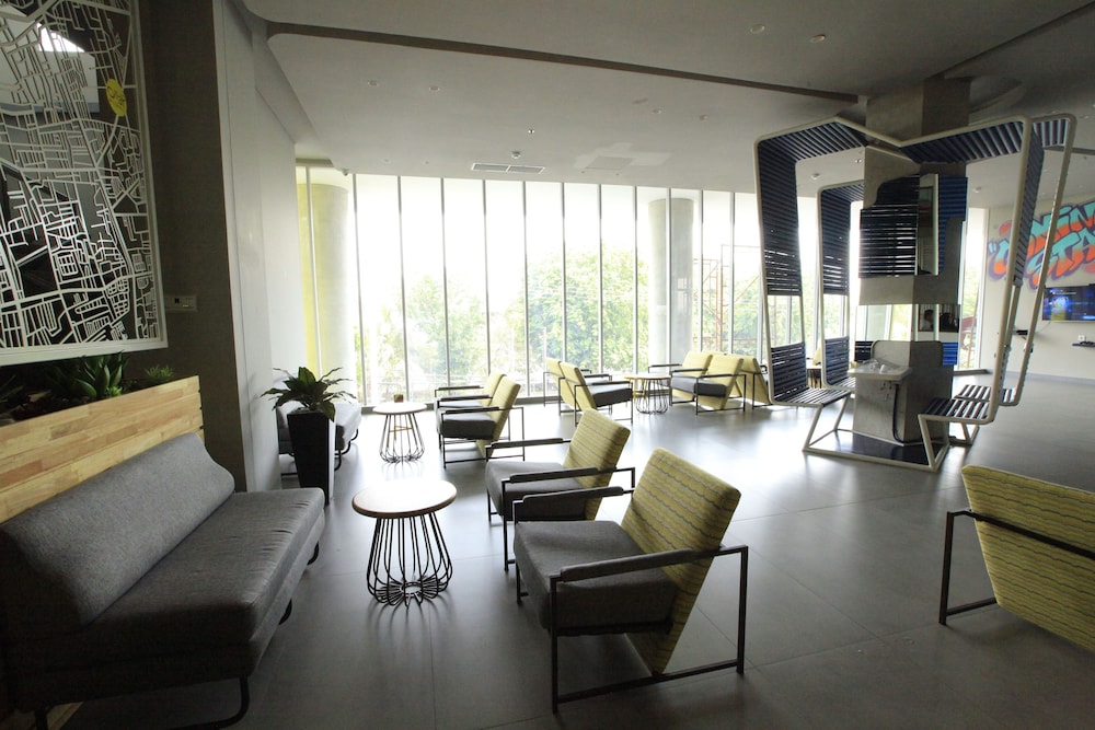 YELLO HOTEL JEMURSARI 17/27