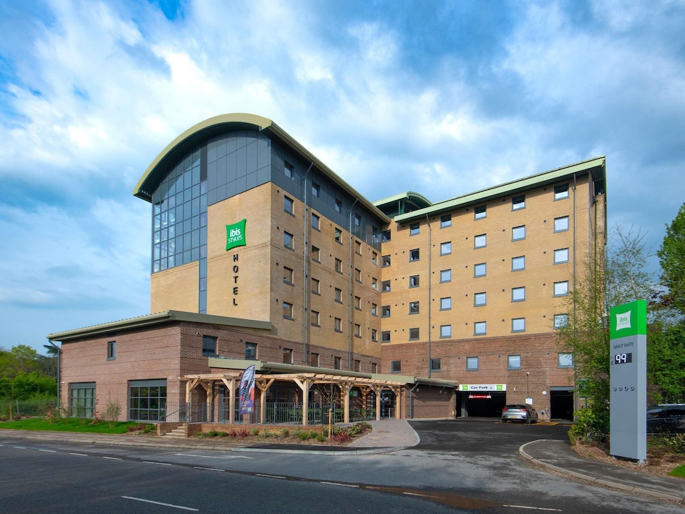 Ibis Styles London Gatwick Airport 6/64