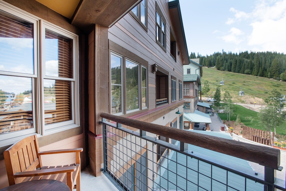 Zephyr Mountain Lodge 6/50