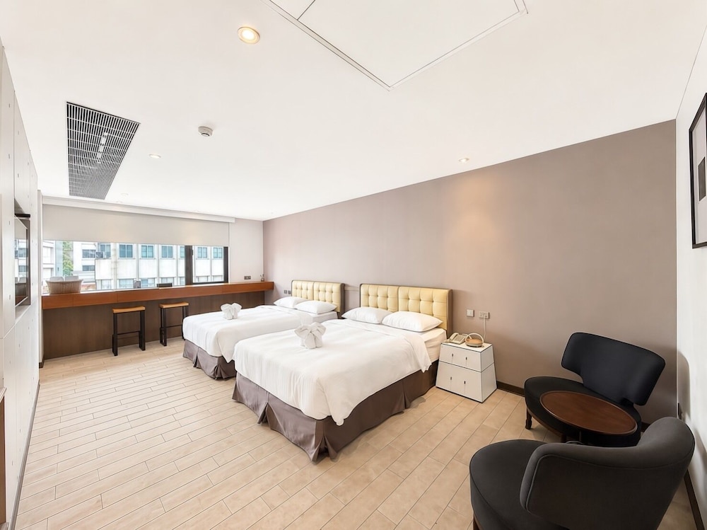 غرفة ديلوكس عائلية بسريرين كوين، 3 Door Hotel 8/10