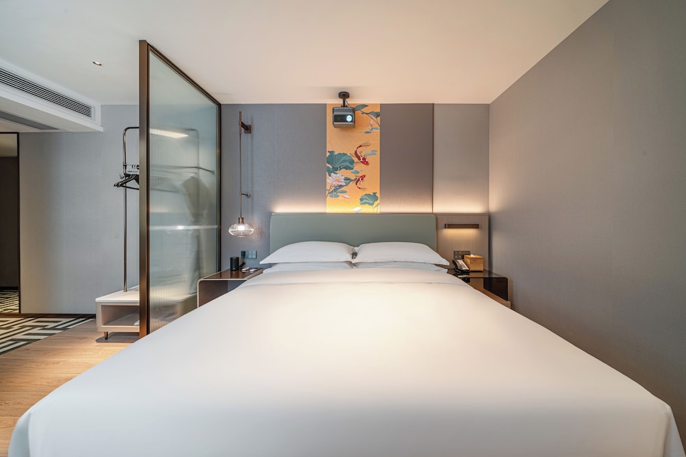 Signature, Single, King Bed