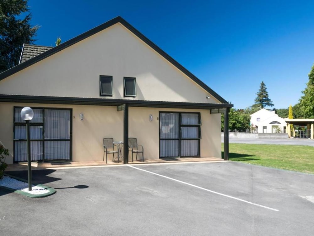 Ashleigh Court Motel 4/37