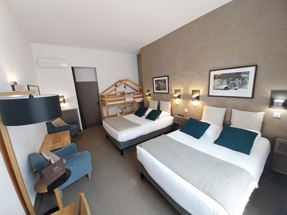 Family, 2 Double and Twin Beds