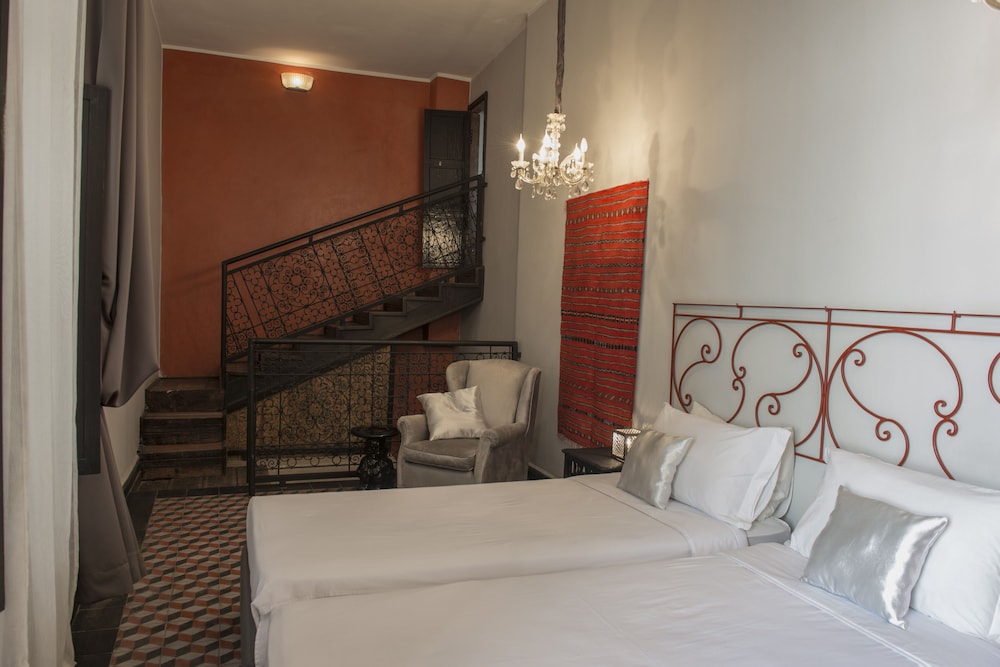 Standard, Twin Beds