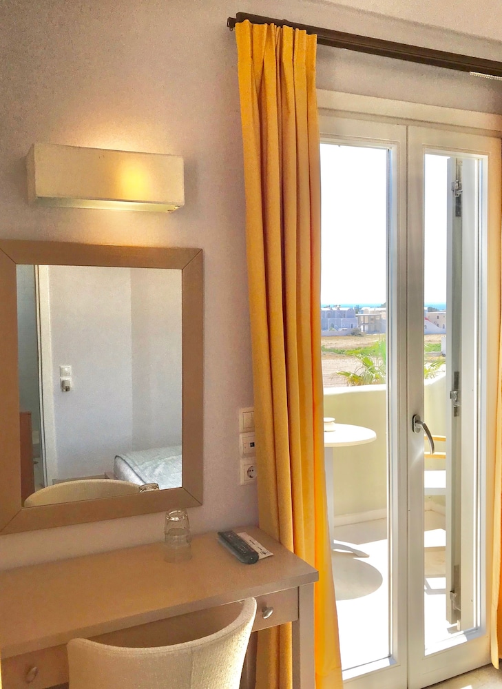 Thera Mare Resort 26/56