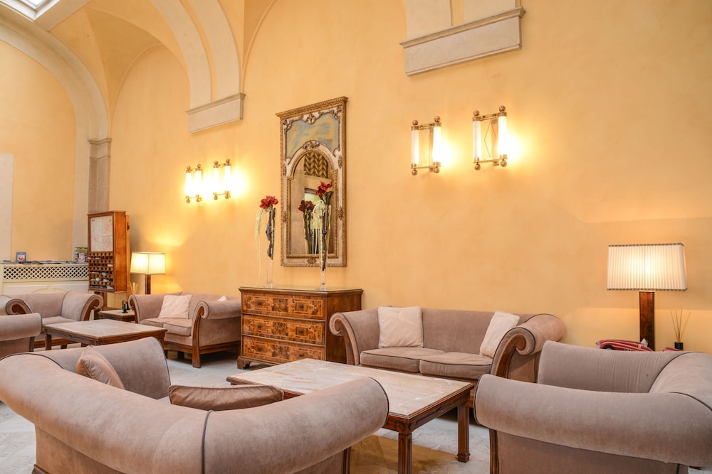 Vittoria Hotel 48/75