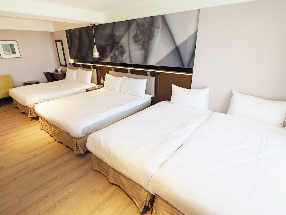 Family, Studio, Suite, 2 Double and Twin Beds