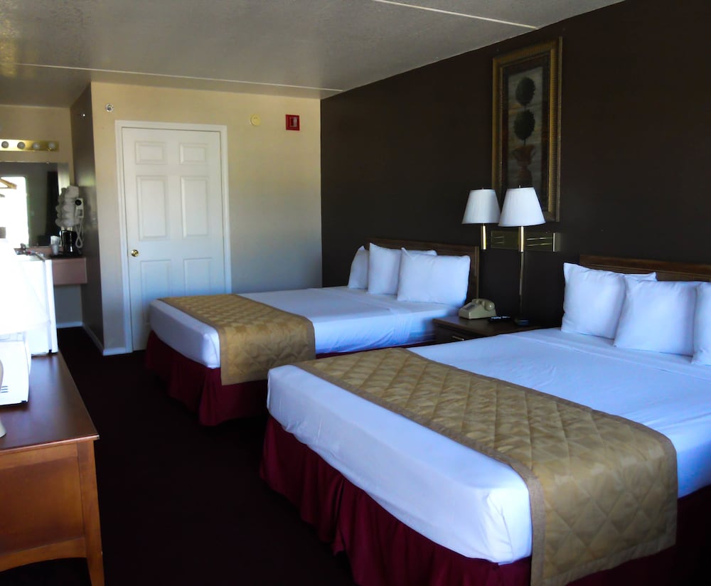 Branson Surrey Inn 11/65
