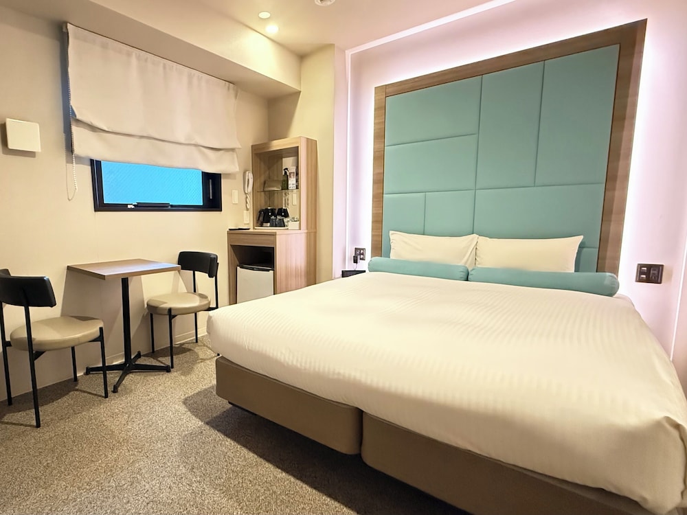 STANDARD, DOUBLE BED, JETTED TUB