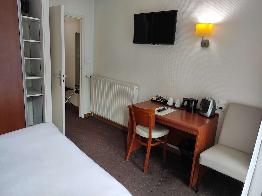 HOTEL LA RIVIERE 43/67