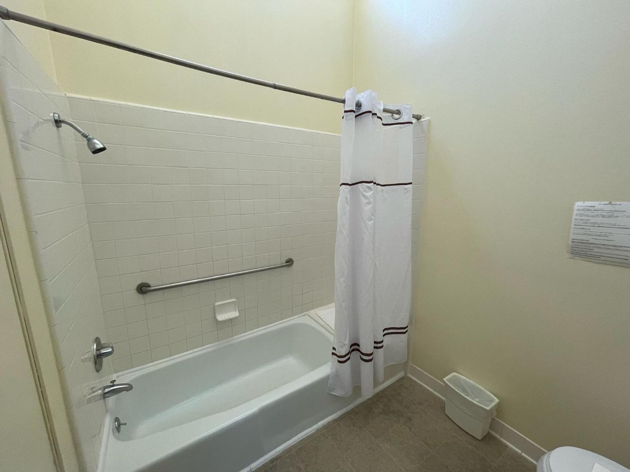 Room, Queen Bed, Hotel Pacific Garden 8/9