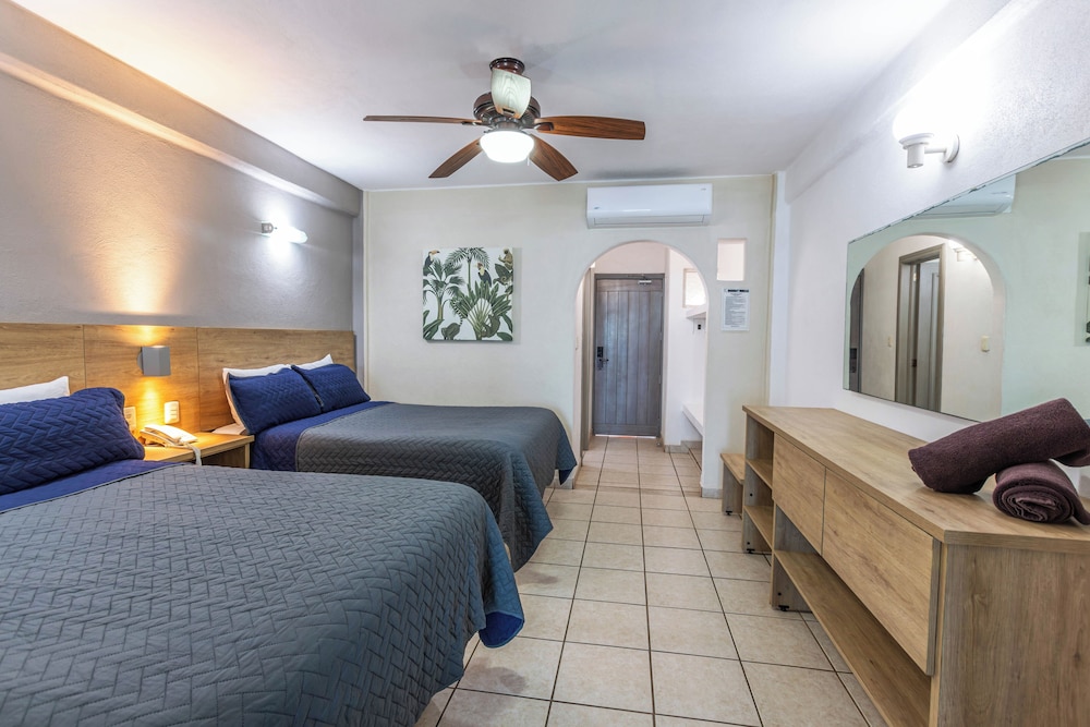 Torreblanca Beach Hotel and Suites Guayabitos - Desayuno y Comida 11/34