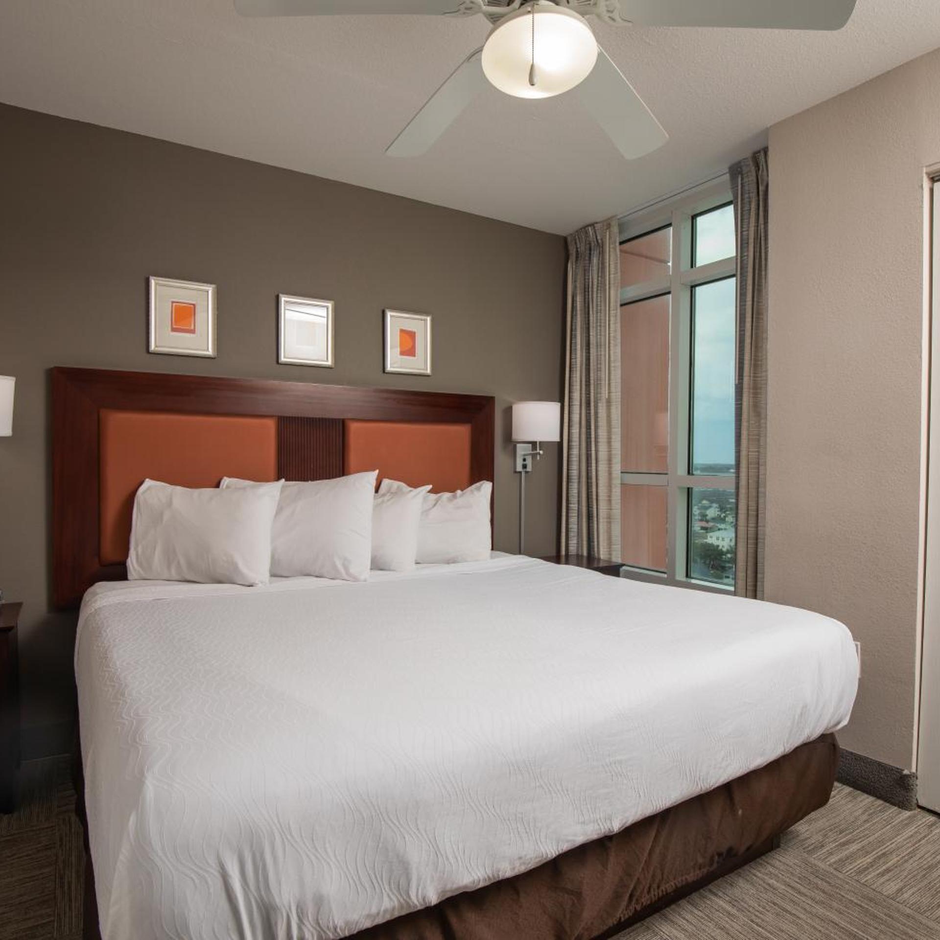 1 Bedroom, Suite, Boulevard View