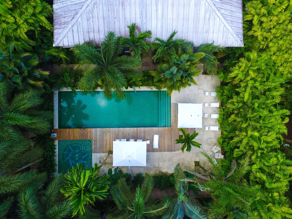 Le Cameleon Hotel 1/65