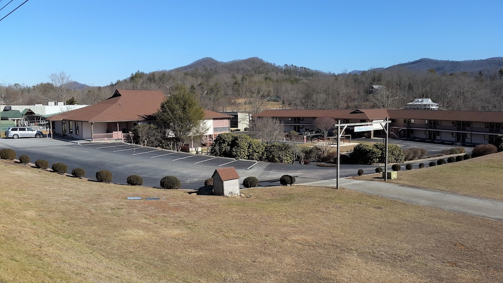 Mountain Valley Inn Dillard 54/62