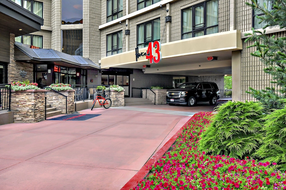 Hotel 43 52/60