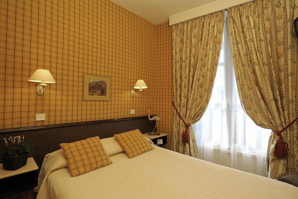 Hotel le Clement 28/50