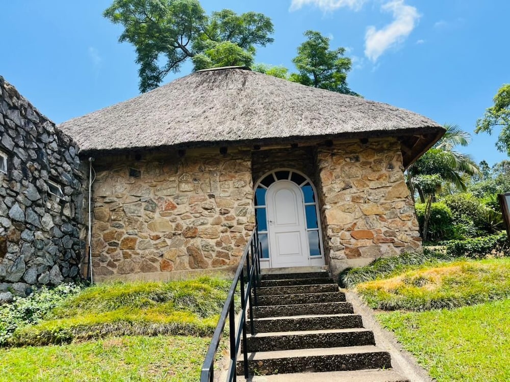 Emafini Country Lodge 45/57