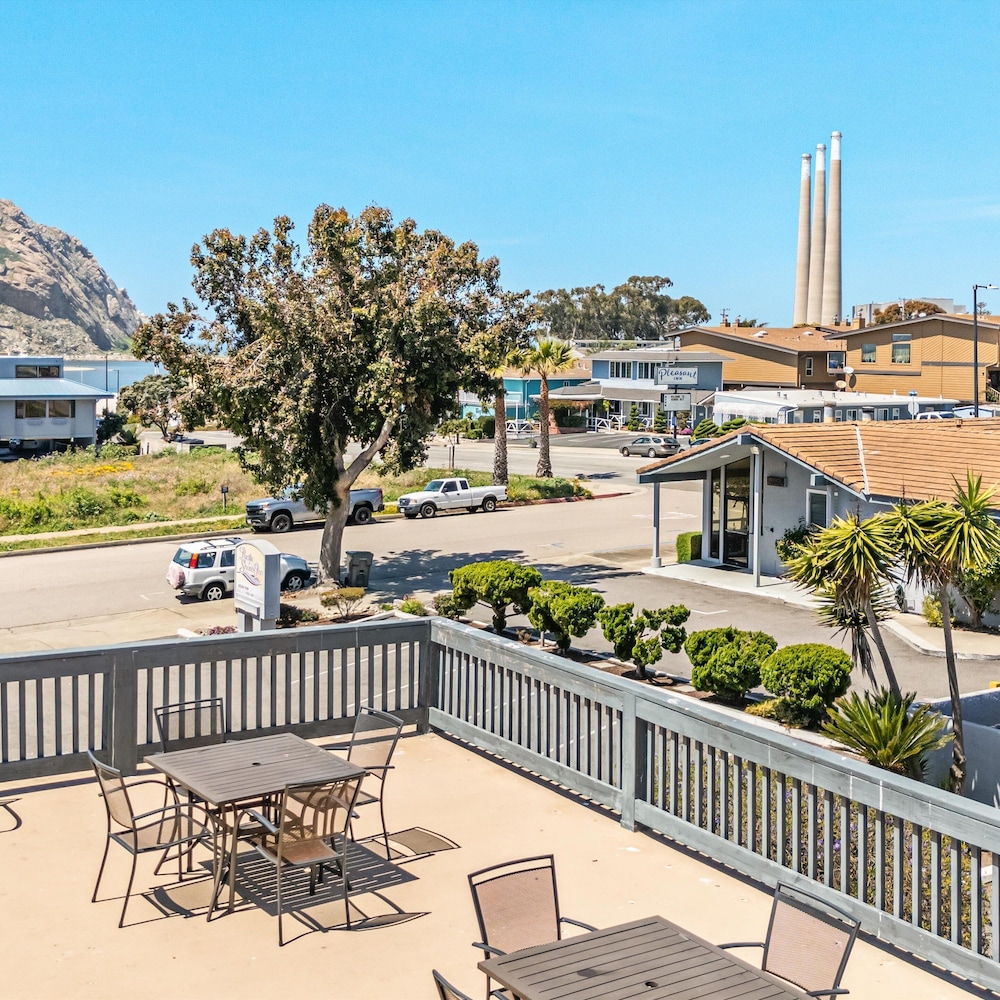 Pacific Shores Inn 48/56