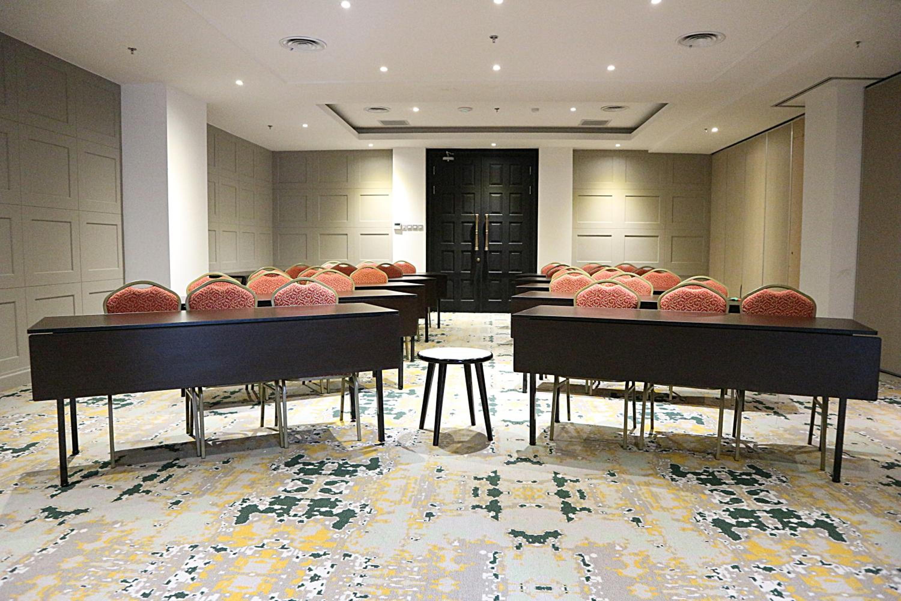 Hotel Shalva Jakarta 40/50