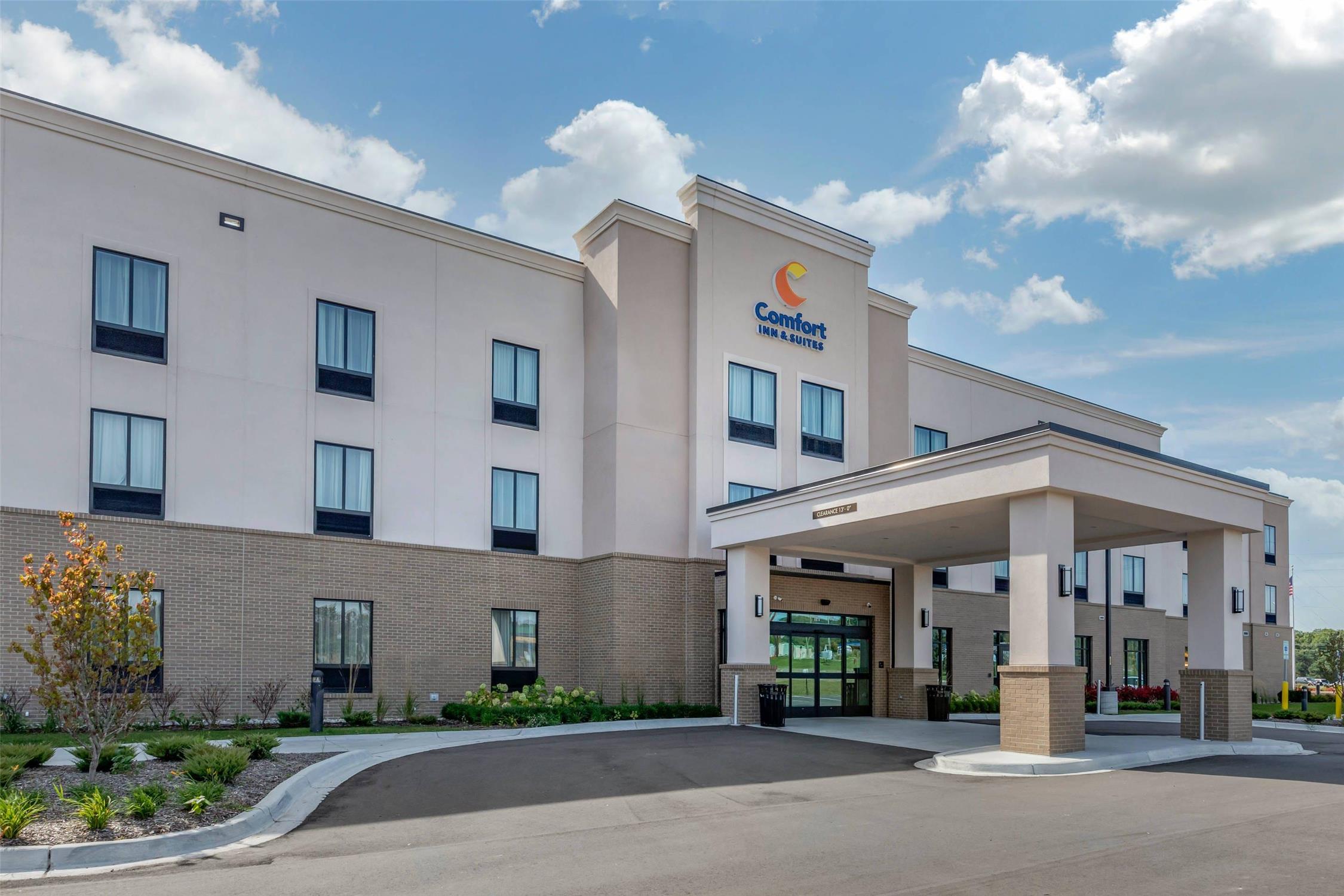 Comfort Inn & Suites Clarkston Pine Knob Area 15/16