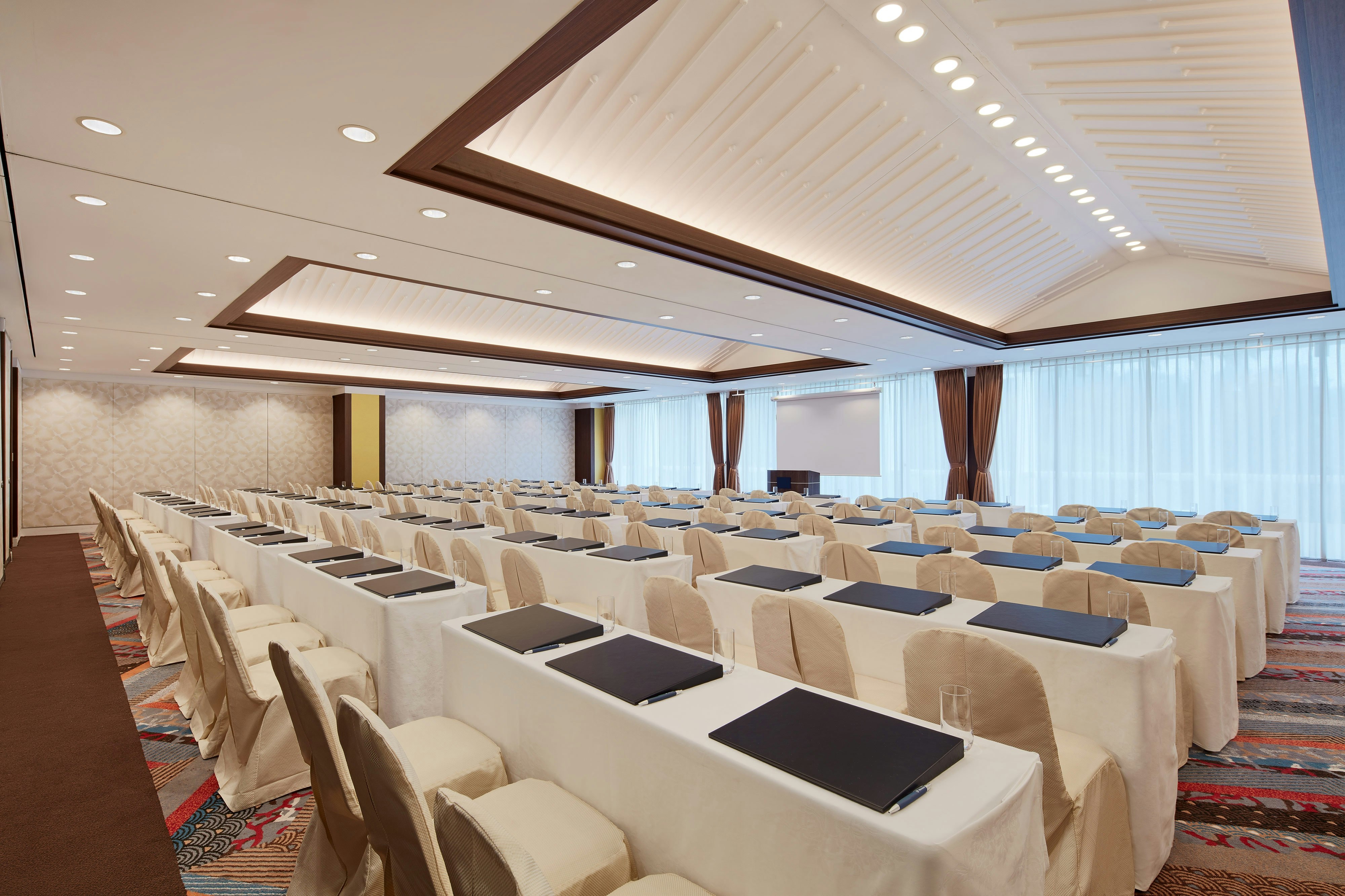 Sheraton Okinawa Sunmarina Resort 32/50