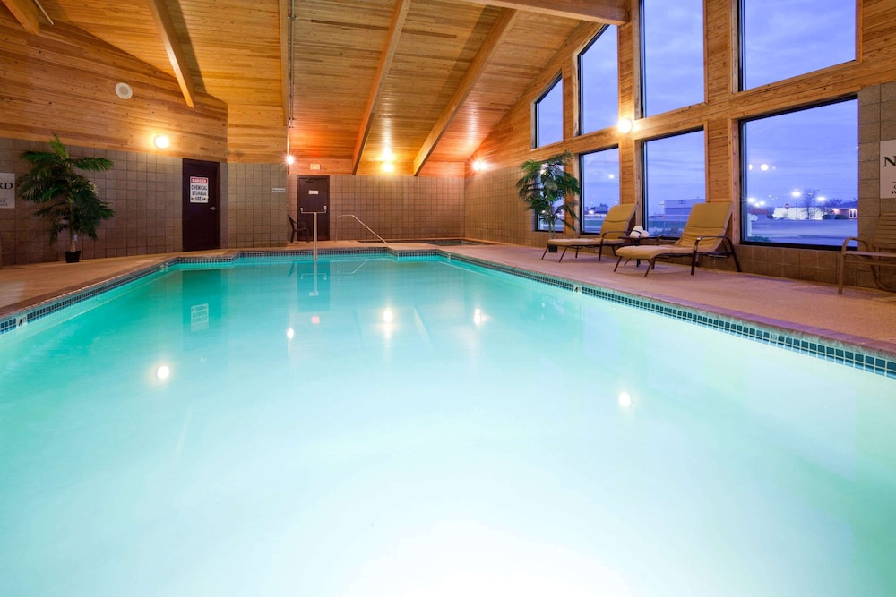AmericInn by Wyndham Crookston U of M Crookston 15/32