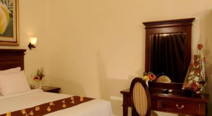 Yusro Hotel Convention 12/33