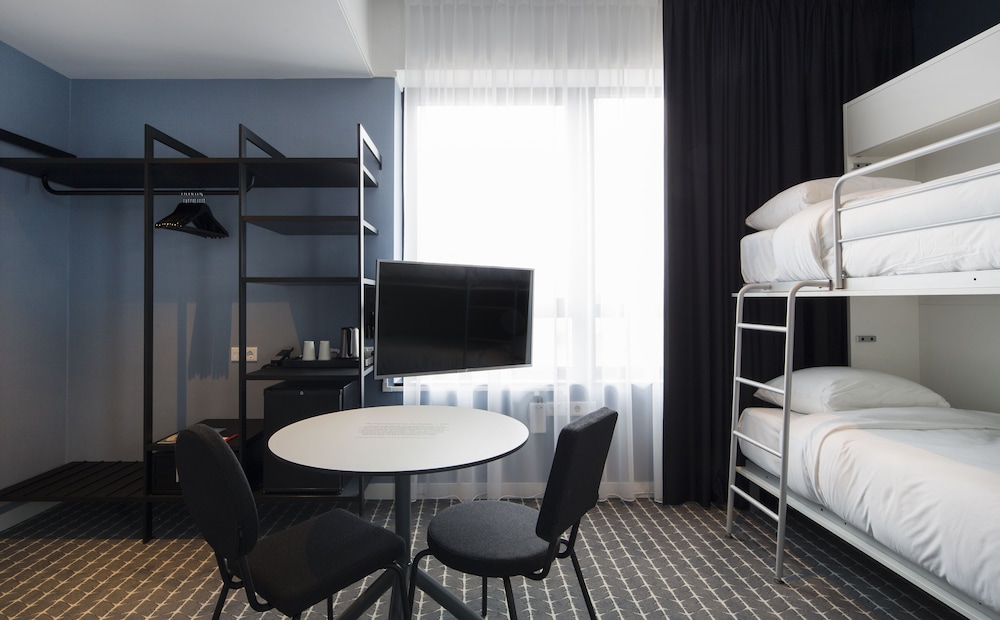 Corendon Urban Amsterdam Schiphol Airport Hotel 66/66