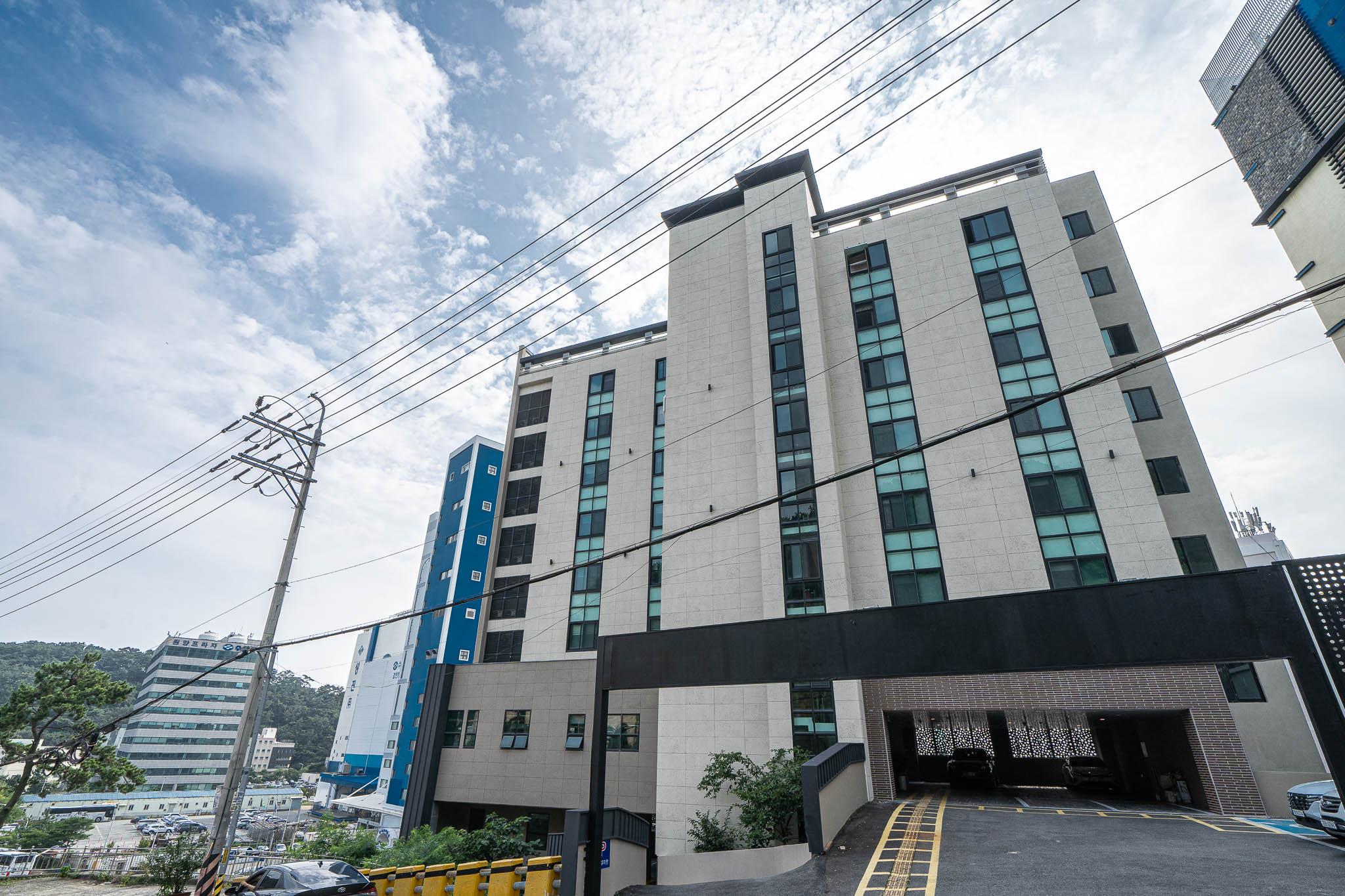 Hotel Quatz 11/80