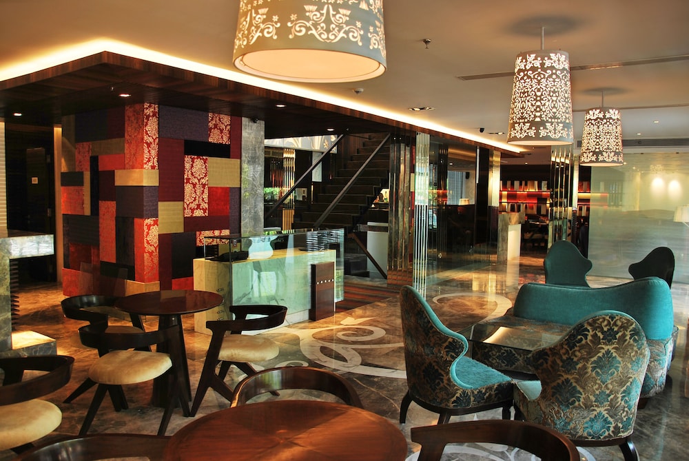 Maya Hotel 53/61