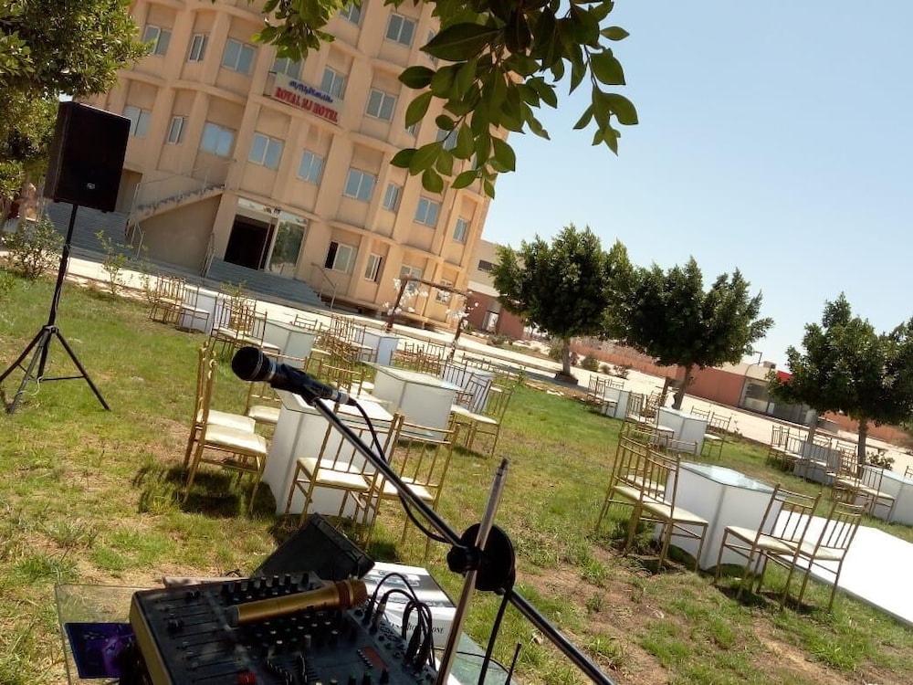 Royal Nj Hotel 27/37