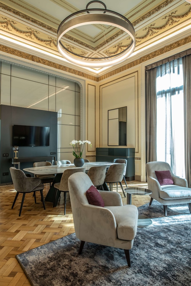 Radisson Collection Hotel, Palazzo Touring Club Milan 43/73
