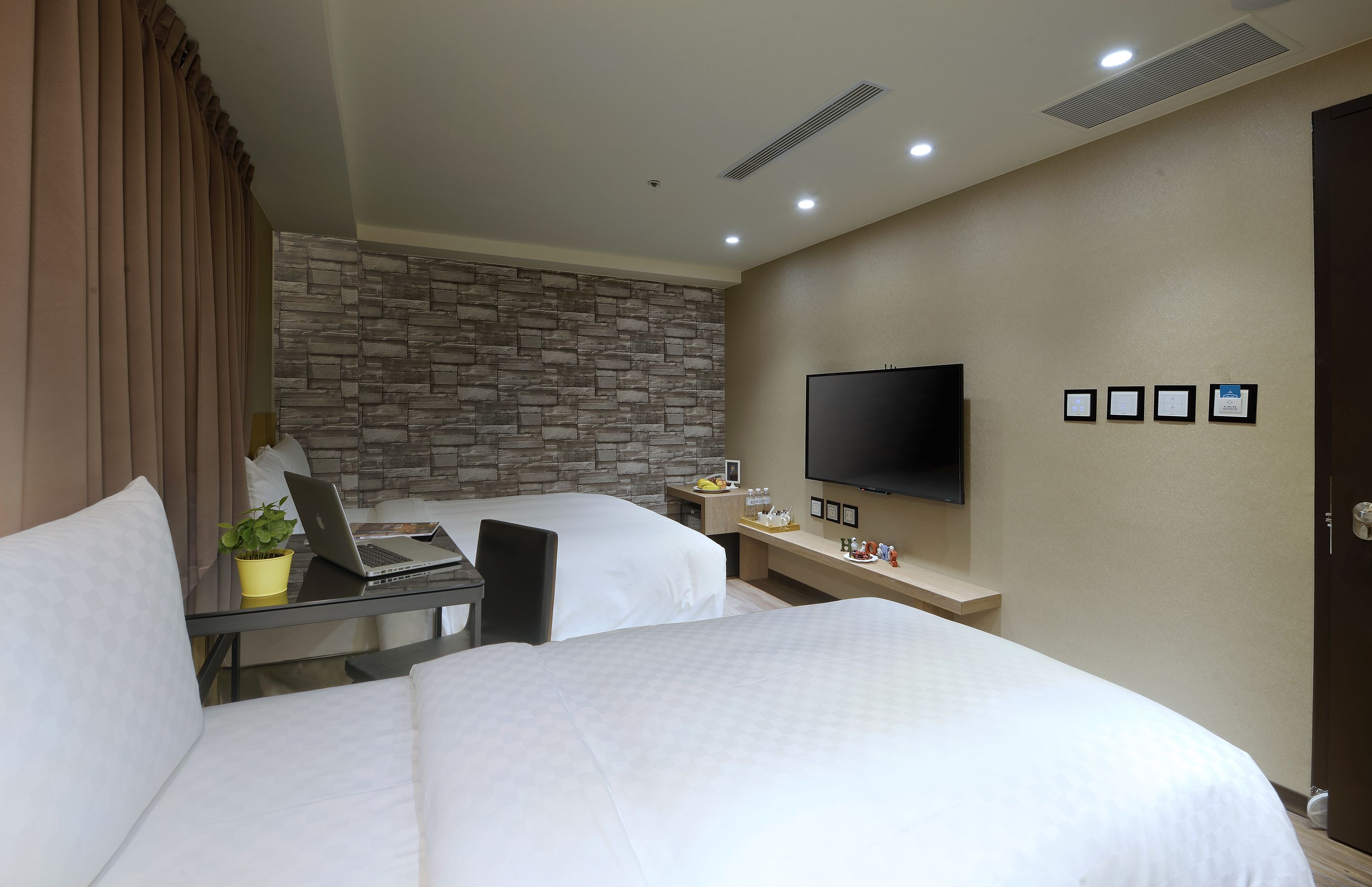 غرفة ديلوكس ثلاثية، Le room Hotel Kaifeng Taipei 3/3