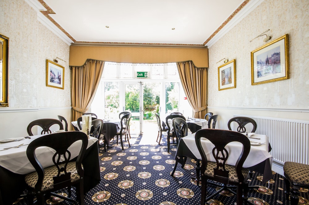Normanhurst Hotel 26/50