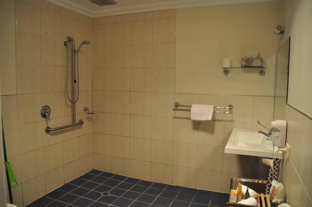 Oyster Cove Chalets 42/42